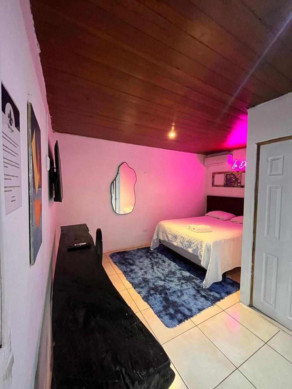 Villa Napoli Santa Ana Extérieur photo