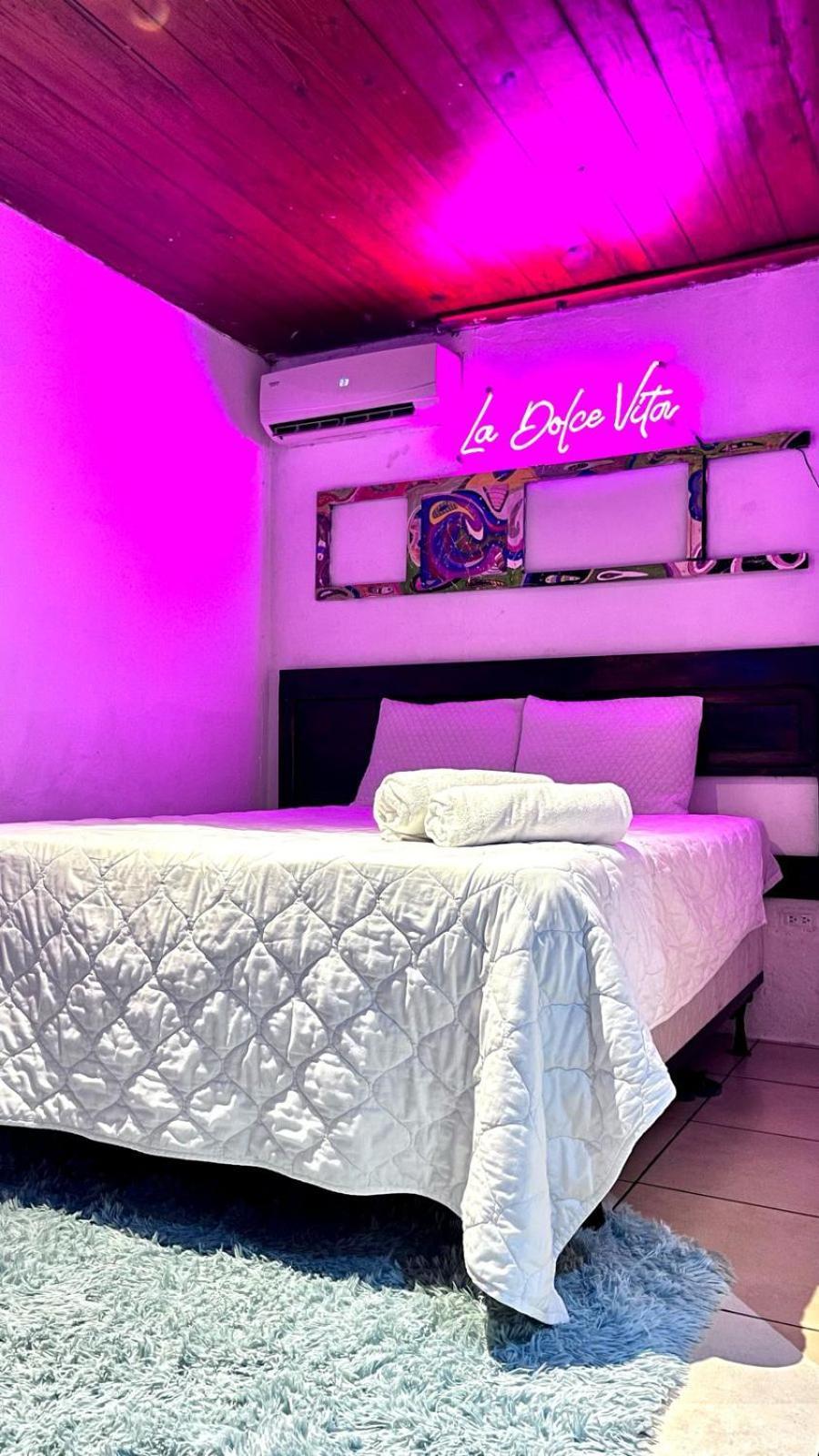 Villa Napoli Santa Ana Extérieur photo