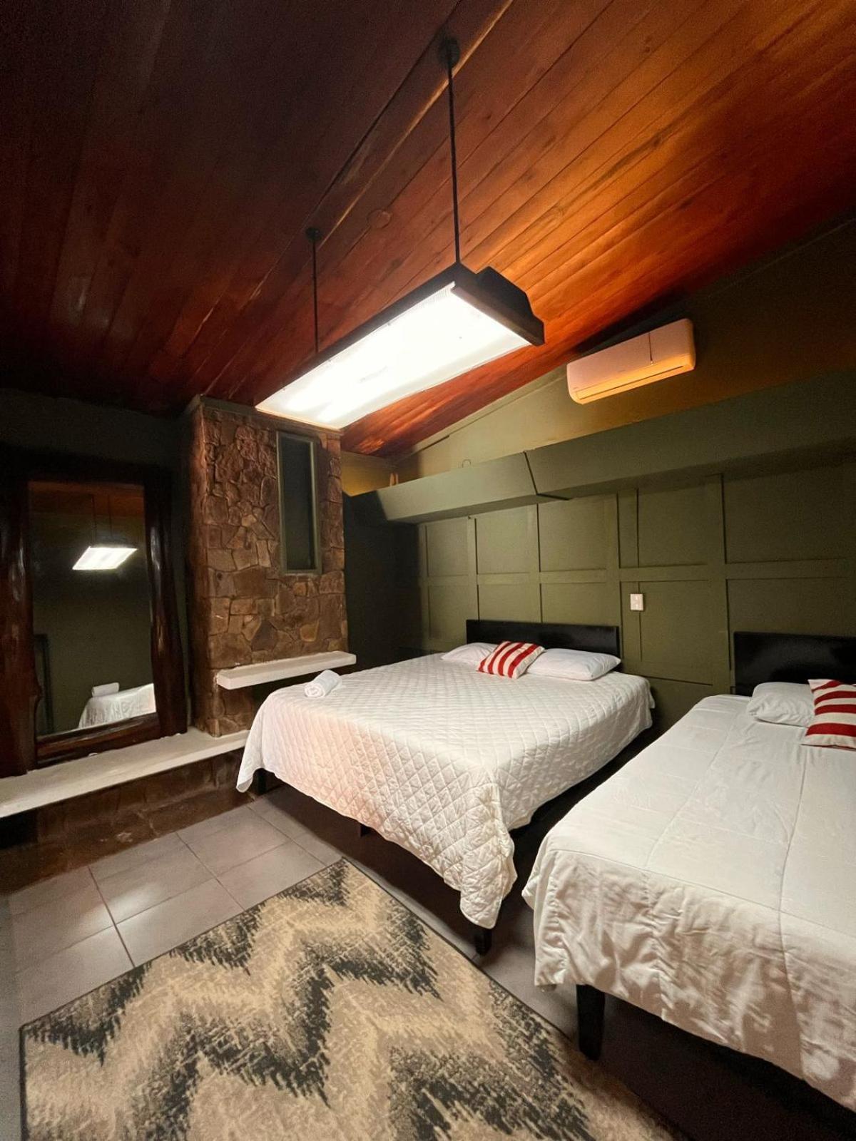 Villa Napoli Santa Ana Extérieur photo
