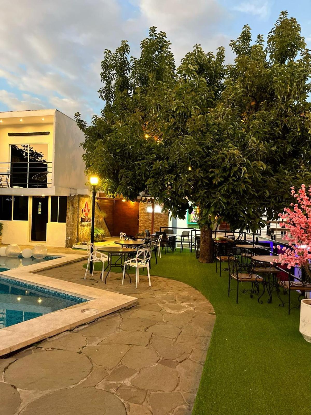 Villa Napoli Santa Ana Extérieur photo