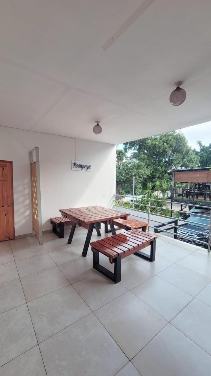 Villa Napoli Santa Ana Extérieur photo